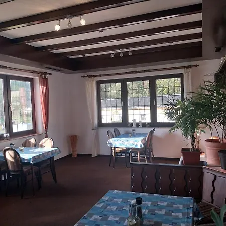 Im Kuehlen Grunde Garni Pracht