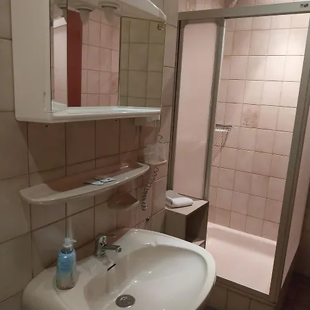 Im Kuehlen Grunde Garni 3*