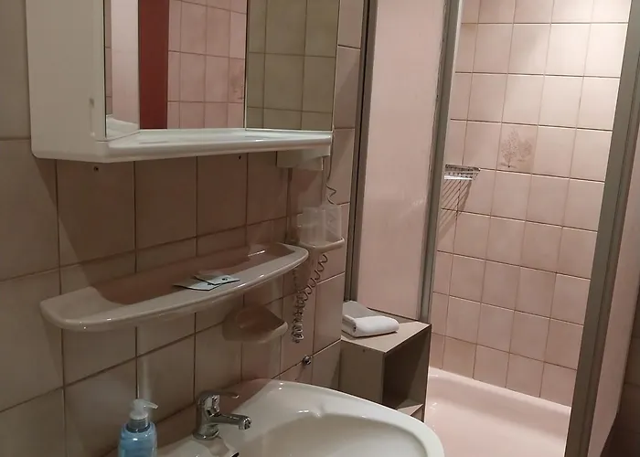 Im Kuehlen Grunde Garni 3*